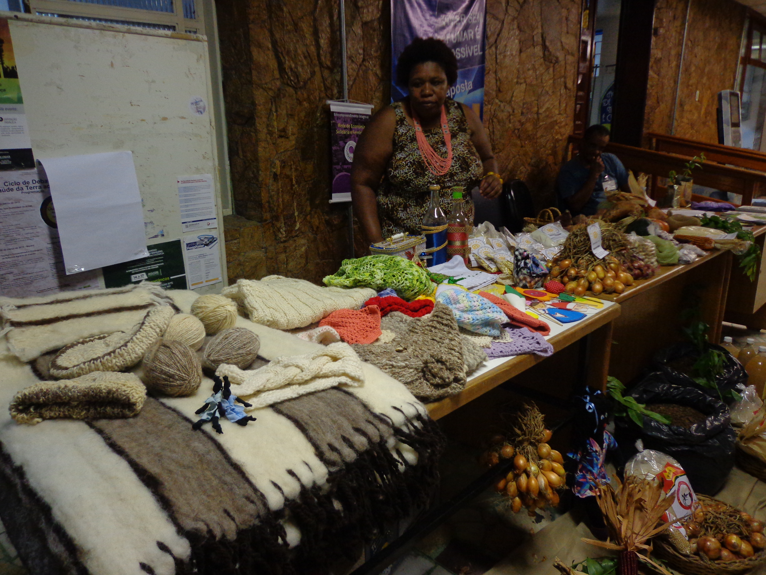 Comercializacao de produtos quilombolas da resf.JPG